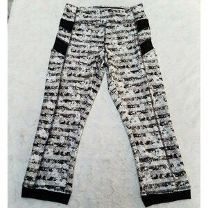 Athletic Collection by 26 International Womens Crop Pants Small Black Zip Pocket